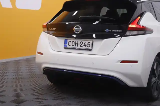 Valkoinen Viistoperä, Nissan Leaf – COH-245