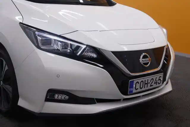 Valkoinen Viistoperä, Nissan Leaf – COH-245