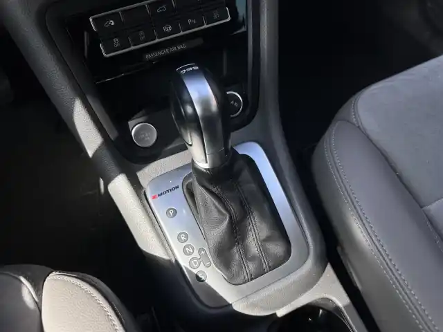 Vihreä Tila-auto, Volkswagen Sharan – COH-558