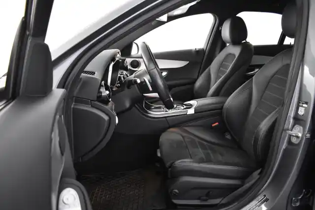 Harmaa Sedan, Mercedes-Benz C – COH-969