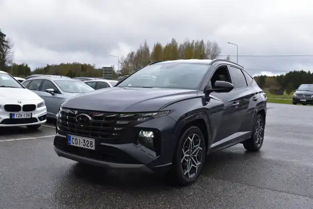 Harmaa Maastoauto, Hyundai Tucson – COI-328