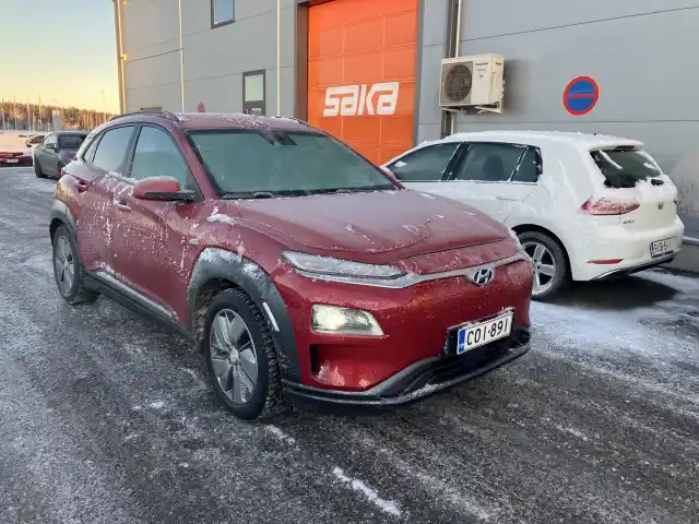 Punainen Maastoauto, Hyundai KONA – COI-891