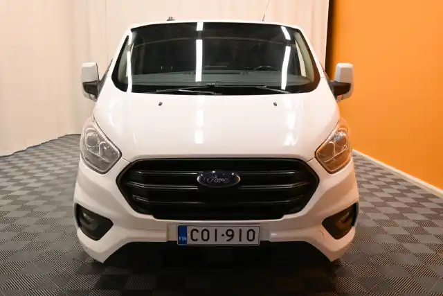 Valkoinen Pakettiauto, Ford Transit Custom – COI-910