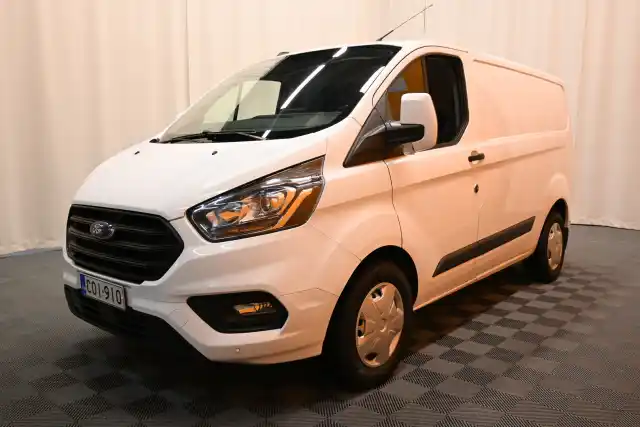 Valkoinen Pakettiauto, Ford Transit Custom – COI-910