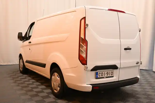 Valkoinen Pakettiauto, Ford Transit Custom – COI-910