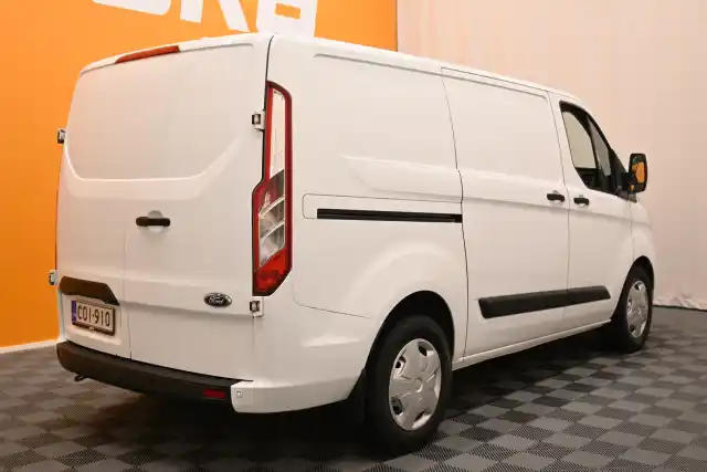 Valkoinen Pakettiauto, Ford Transit Custom – COI-910