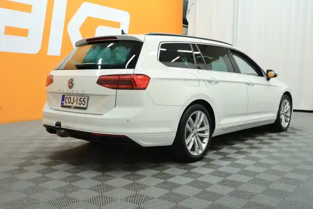 Valkoinen Farmari, Volkswagen Passat – COJ-155