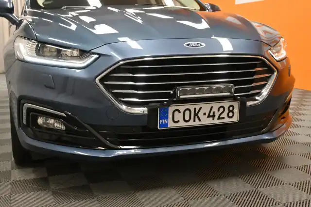 Sininen Farmari, Ford Mondeo – COK-428