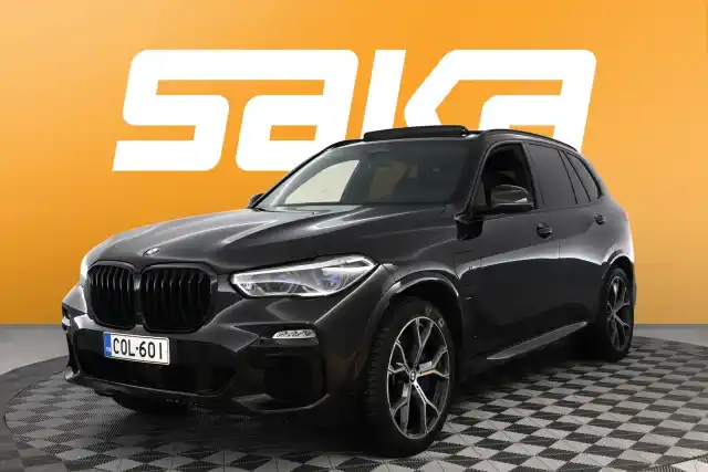 Musta Maastoauto, BMW X5 – COL-601