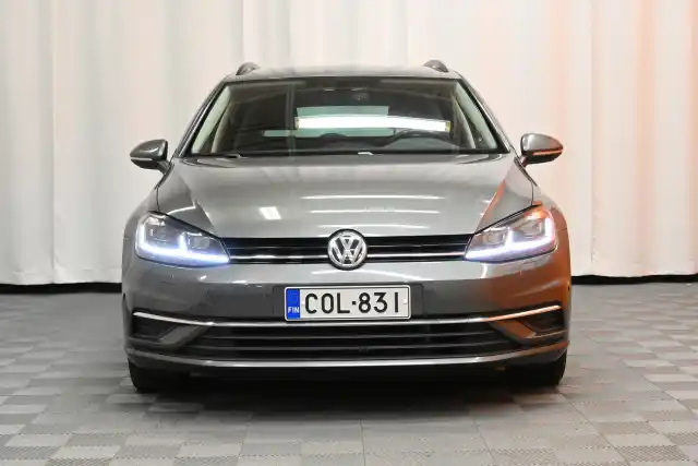 Harmaa Farmari, Volkswagen Golf – COL-831