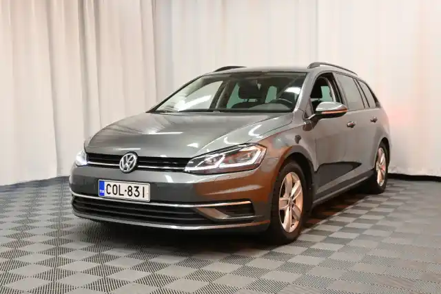 Harmaa Farmari, Volkswagen Golf – COL-831