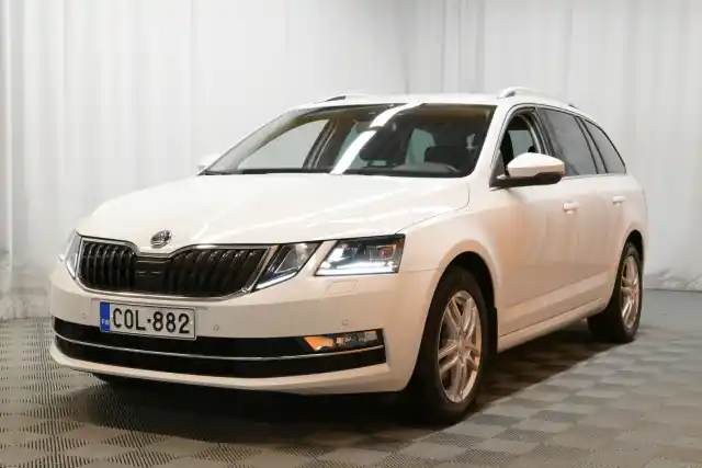 Valkoinen Farmari, Skoda Octavia – COL-882