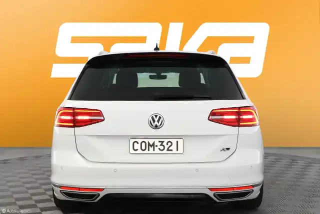 Valkoinen Farmari, Volkswagen Passat – COM-321