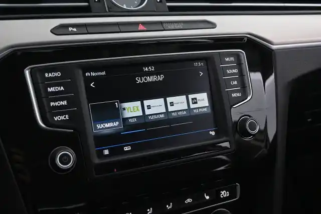 Valkoinen Farmari, Volkswagen Passat – COM-321