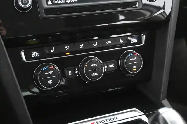Valkoinen Farmari, Volkswagen Passat – COM-321