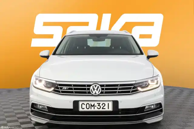 Valkoinen Farmari, Volkswagen Passat – COM-321