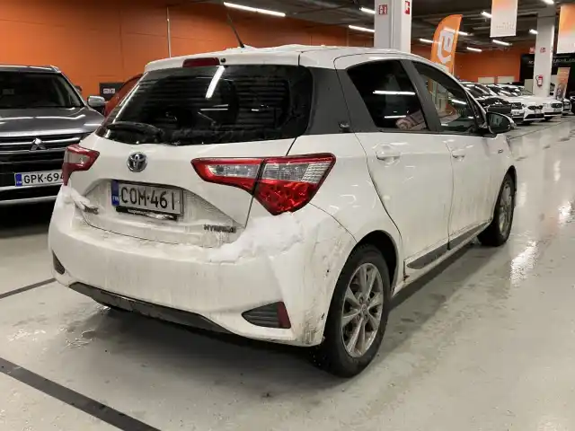 Valkoinen Viistoperä, Toyota Yaris – COM-461