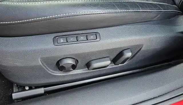 Punainen Farmari, Skoda Superb – COM-727