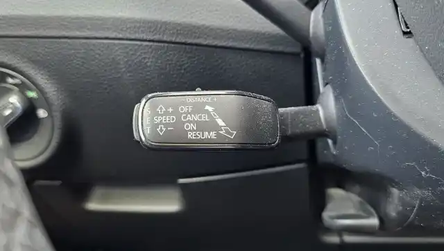Punainen Farmari, Skoda Superb – COM-727