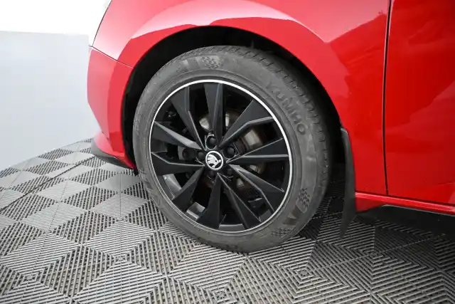 Punainen Viistoperä, Skoda Fabia – COM-738