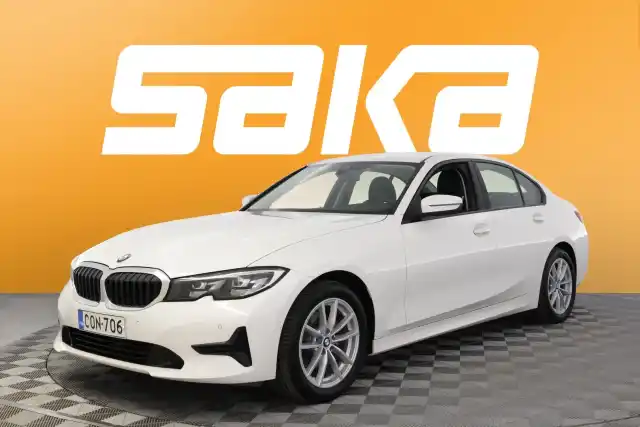 Valkoinen Sedan, BMW 320 – CON-706