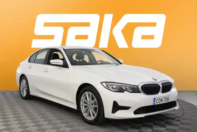 Valkoinen Sedan, BMW 320 – CON-706