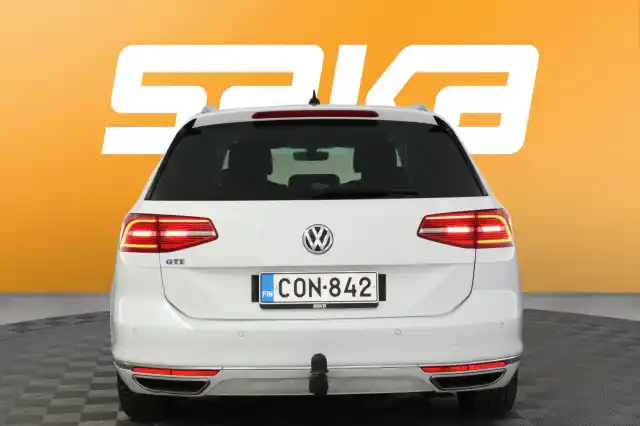 Valkoinen Farmari, Volkswagen Passat – CON-842