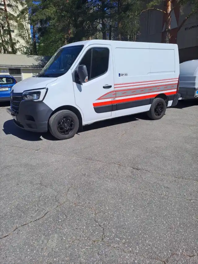 Valkoinen Pakettiauto, Renault Master – COP-353