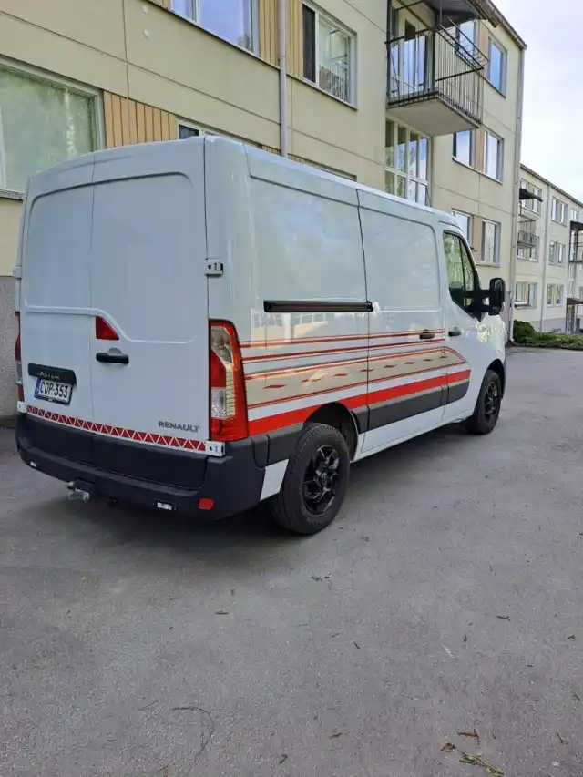 Valkoinen Pakettiauto, Renault Master – COP-353