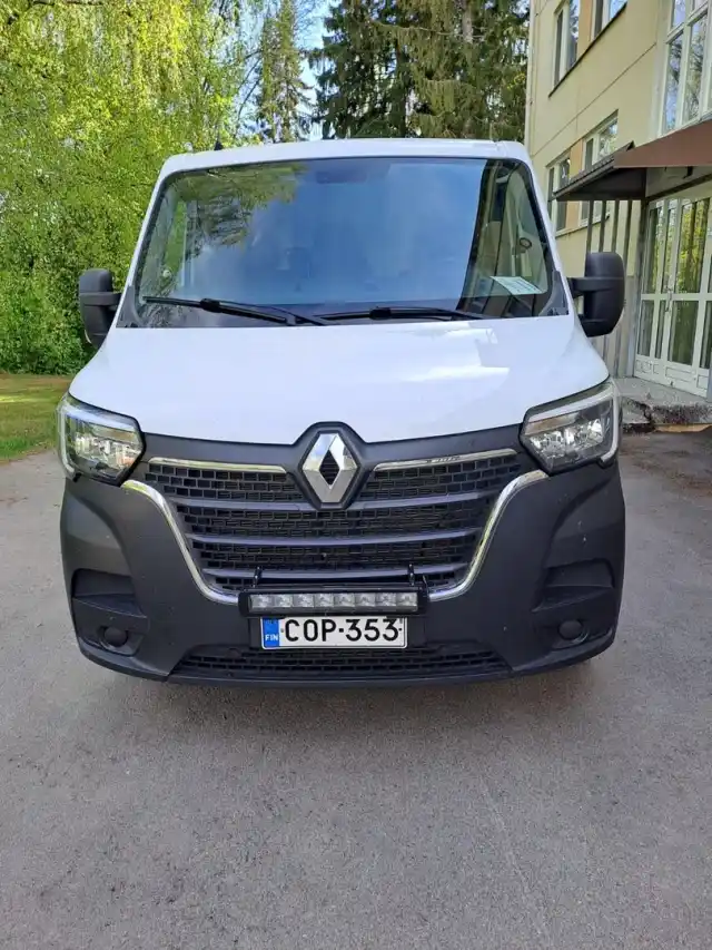 Valkoinen Pakettiauto, Renault Master – COP-353