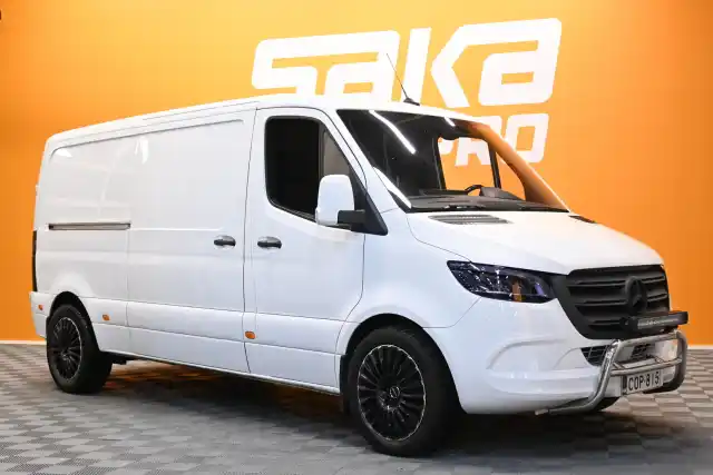 Valkoinen Pakettiauto, Mercedes-Benz Sprinter – COP-815