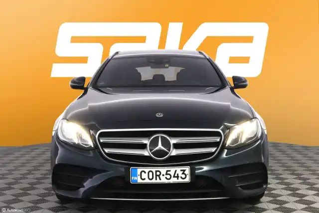 Vihreä Farmari, Mercedes-Benz E – COR-543