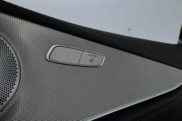 Sininen Farmari, Mercedes-Benz E – COR-543