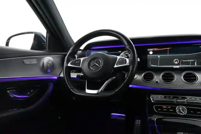 Sininen Farmari, Mercedes-Benz E – COR-543
