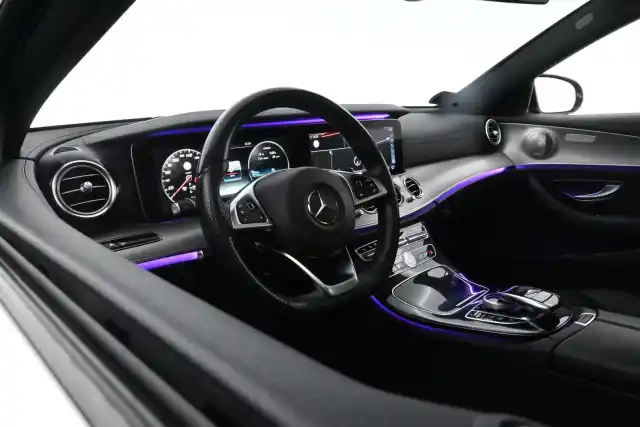 Sininen Farmari, Mercedes-Benz E – COR-543