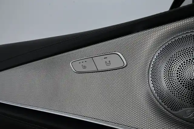 Sininen Farmari, Mercedes-Benz E – COR-543
