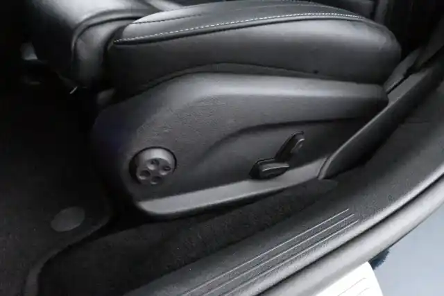 Sininen Farmari, Mercedes-Benz E – COR-543
