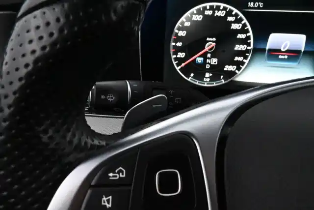 Sininen Farmari, Mercedes-Benz E – COR-543