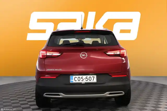 Punainen Maastoauto, Opel Grandland X – COS-507