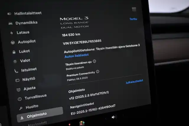 Musta Sedan, Tesla Model 3 – COS-854