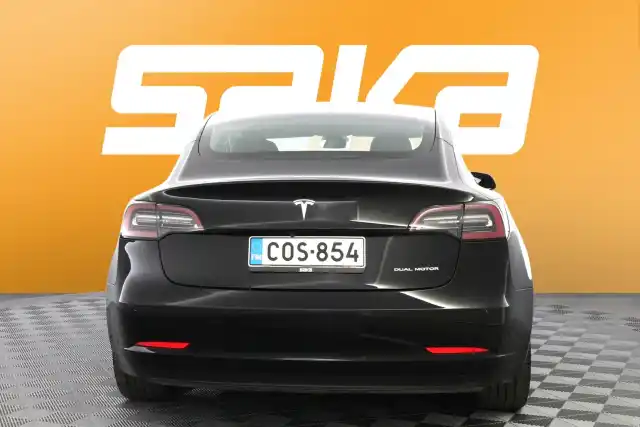 Musta Sedan, Tesla Model 3 – COS-854