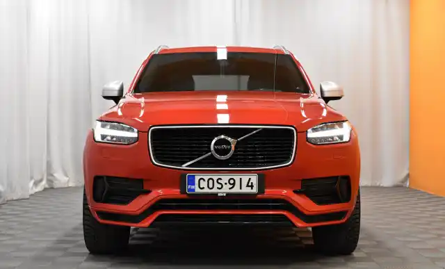 Punainen Maastoauto, Volvo XC90 – COS-914