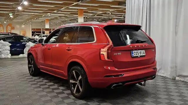 Punainen Maastoauto, Volvo XC90 – COS-914