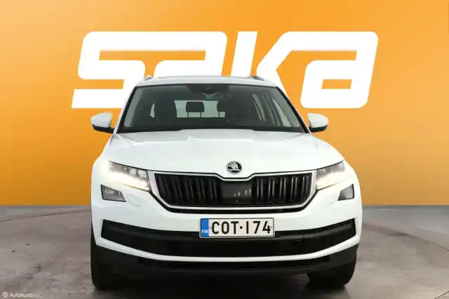 Valkoinen Maastoauto, Skoda Kodiaq – COT-174