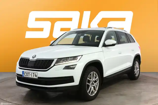 Valkoinen Maastoauto, Skoda Kodiaq – COT-174