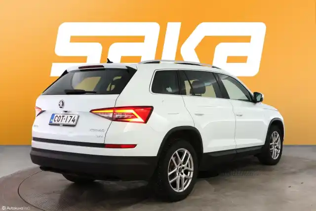 Valkoinen Maastoauto, Skoda Kodiaq – COT-174