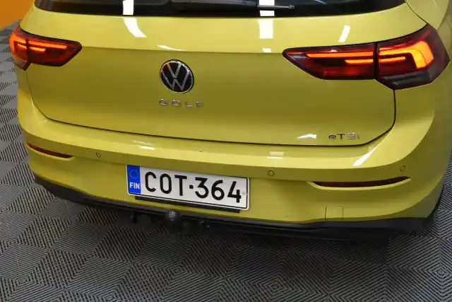 Keltainen Viistoperä, Volkswagen Golf – COT-364