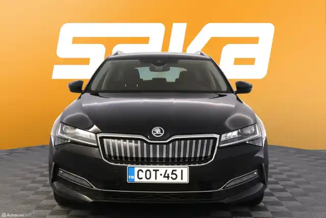 Musta Farmari, Skoda Superb – COT-451