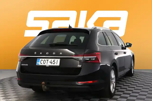 Musta Farmari, Skoda Superb – COT-451