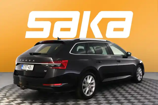 Musta Farmari, Skoda Superb – COT-451